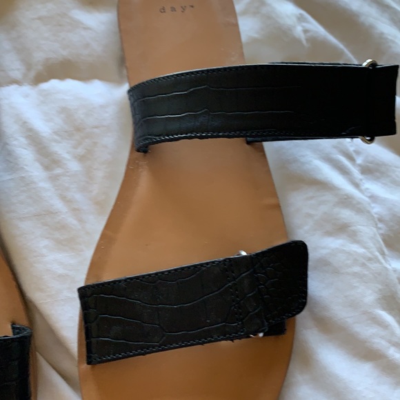 Sandals - Picture 2 of 4